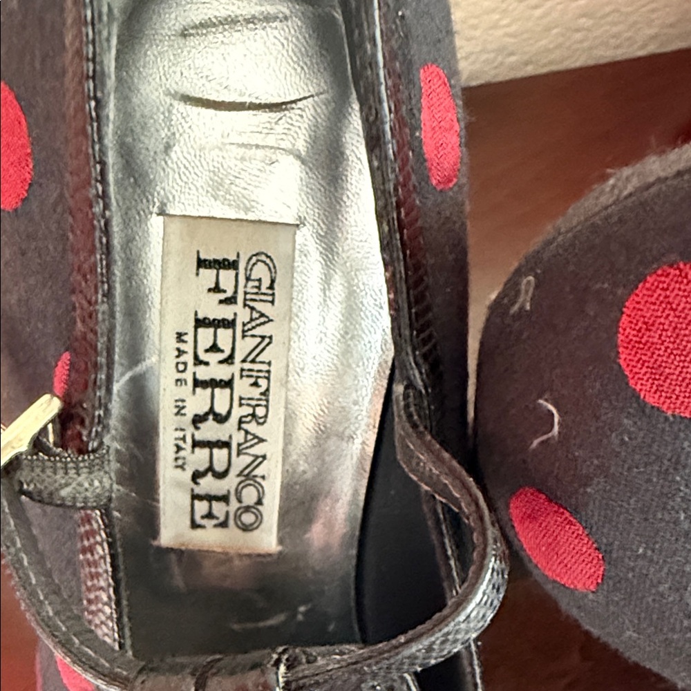 Size 40 Gianfranco Ferre made in Italy Black and Red Polka Dot Heels - Picture 2 of 8